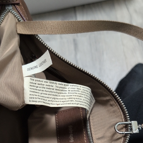 Chic Tan Genuine Leather Shoulder Bag - Picture 10 of 11